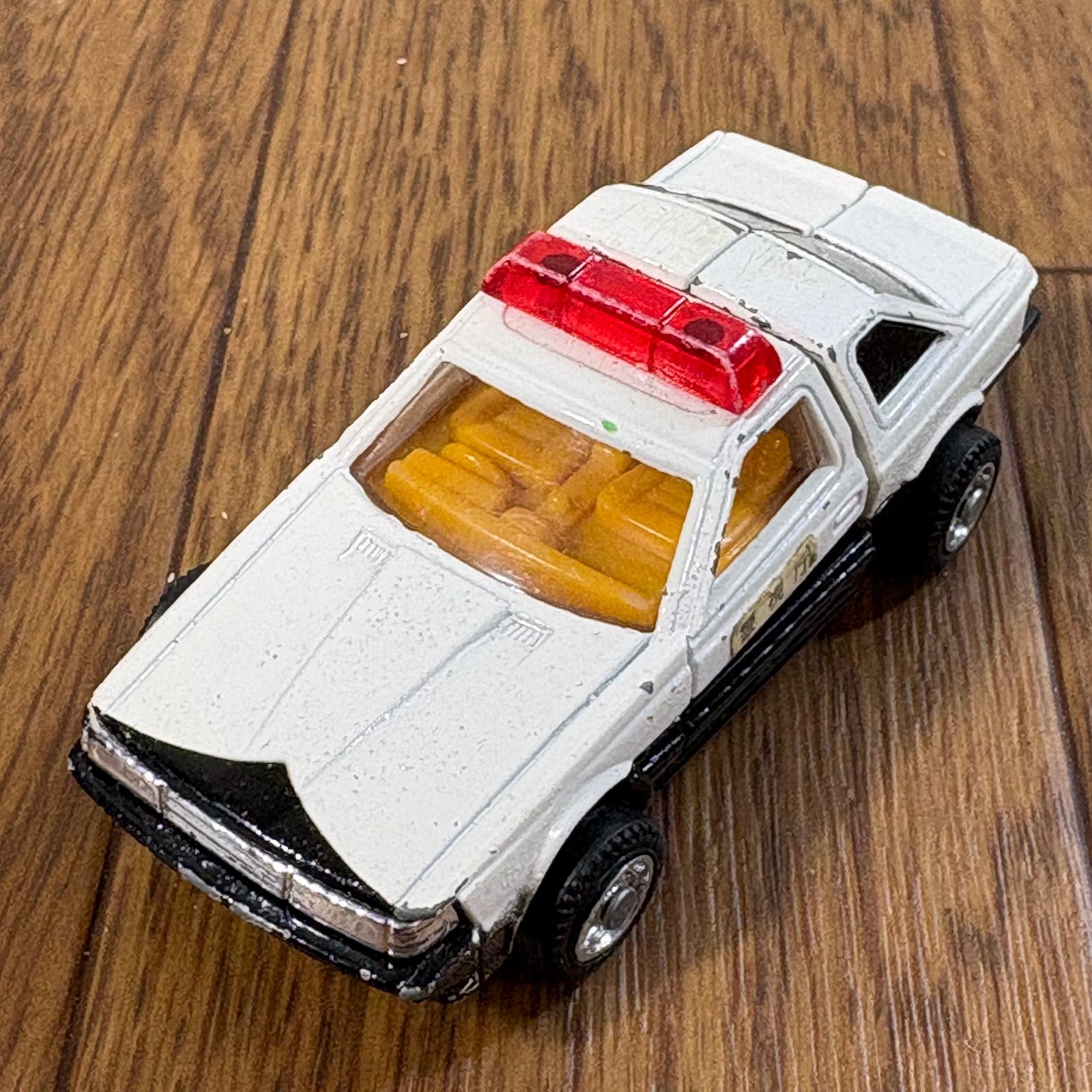 トミカの日産フェアレディZパトロールカー