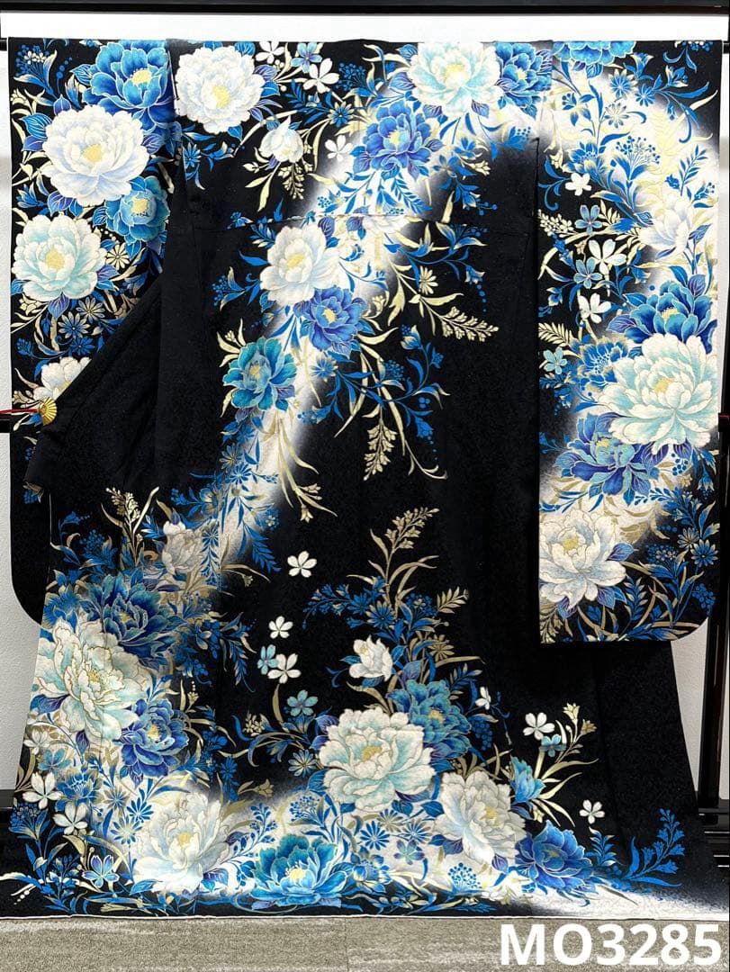 振袖 銀通し 金彩 刺繍 紋意匠 身丈173 cm パールトーン加工済 MO 3285