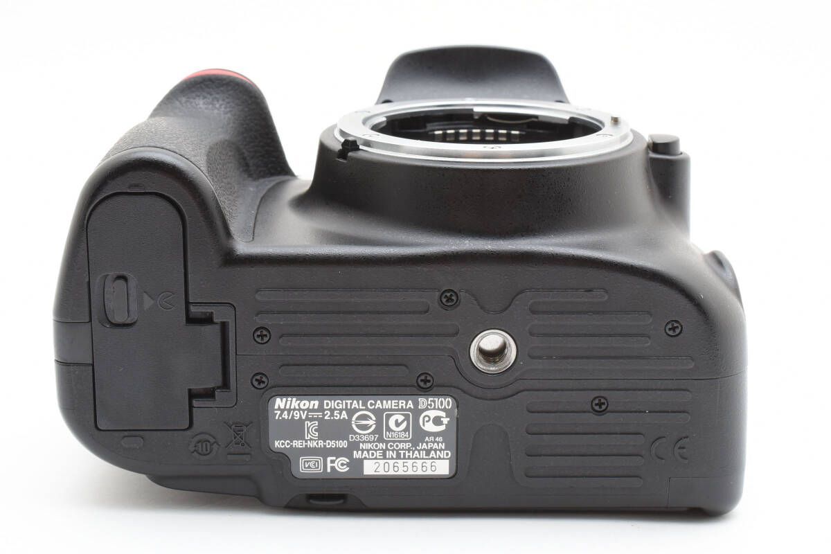 ☆美品☆《ショット数2,969回 》ニコン Nikon D5100 ボディ #1096m