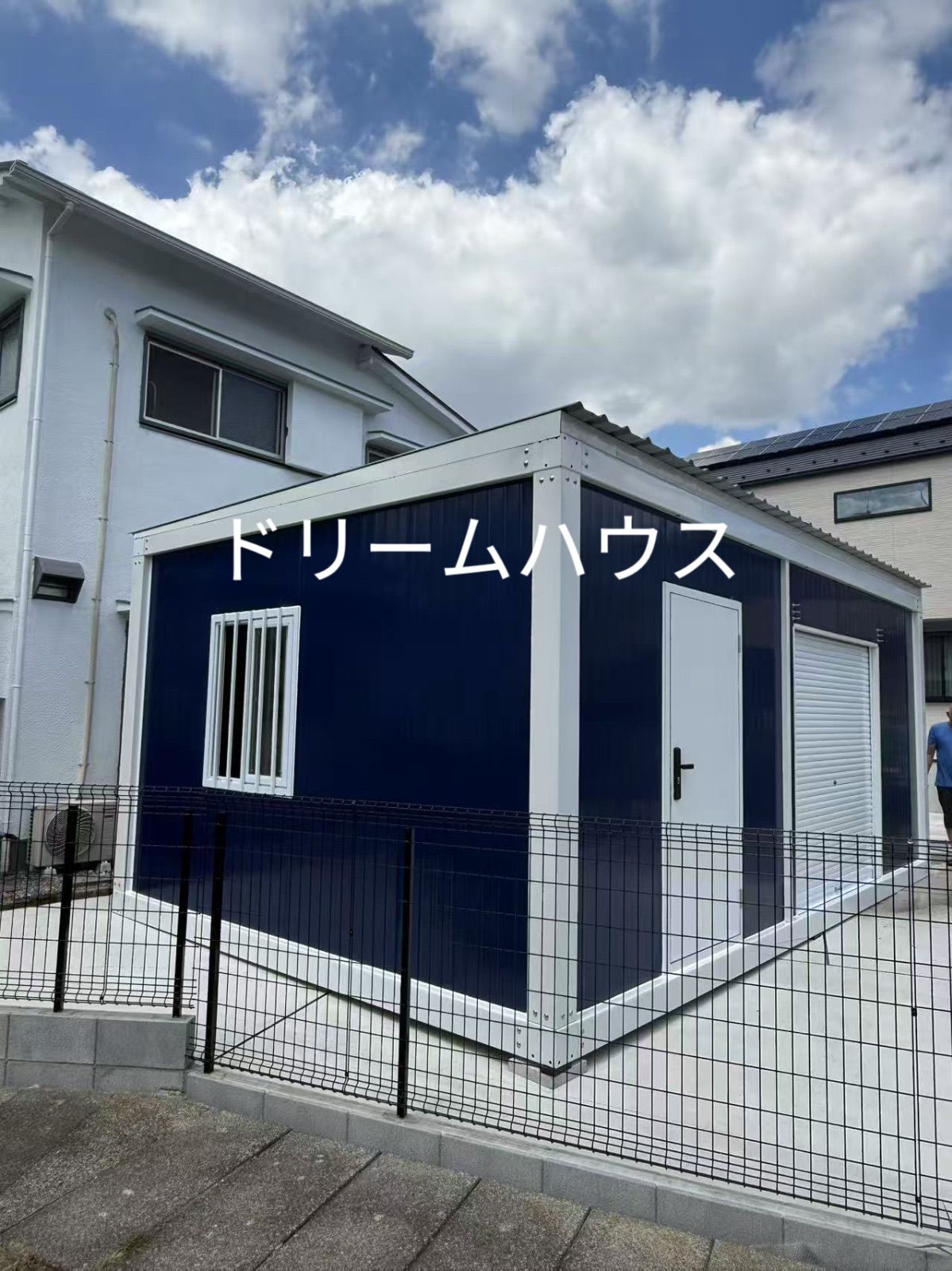 実物たくさん勾配屋根付き4×6.5×2.8m両開きドア付きプレハブハウス仮設 