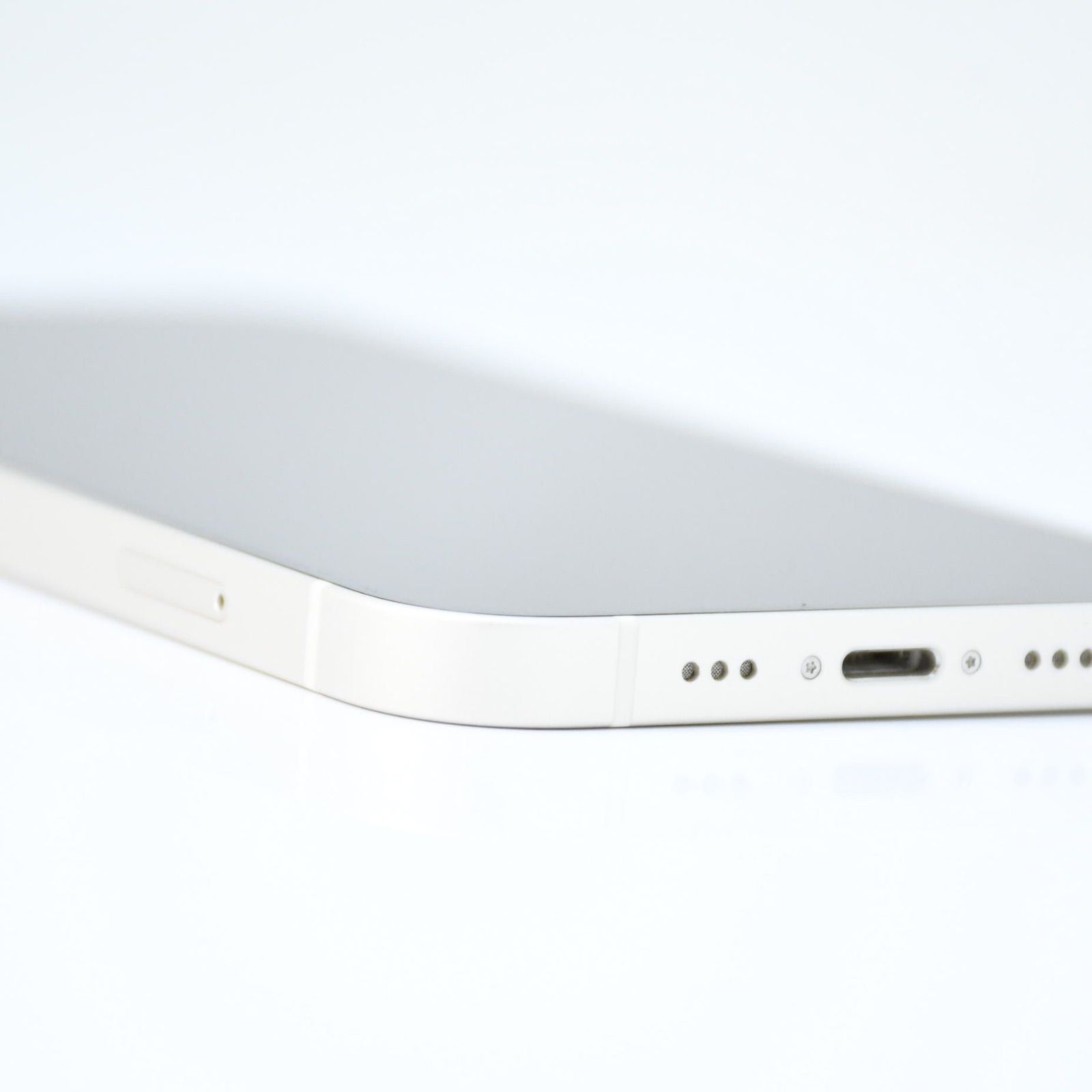 純正バッテリー81％】docomo SIMフリー iPhone 12 64GB ホワイト