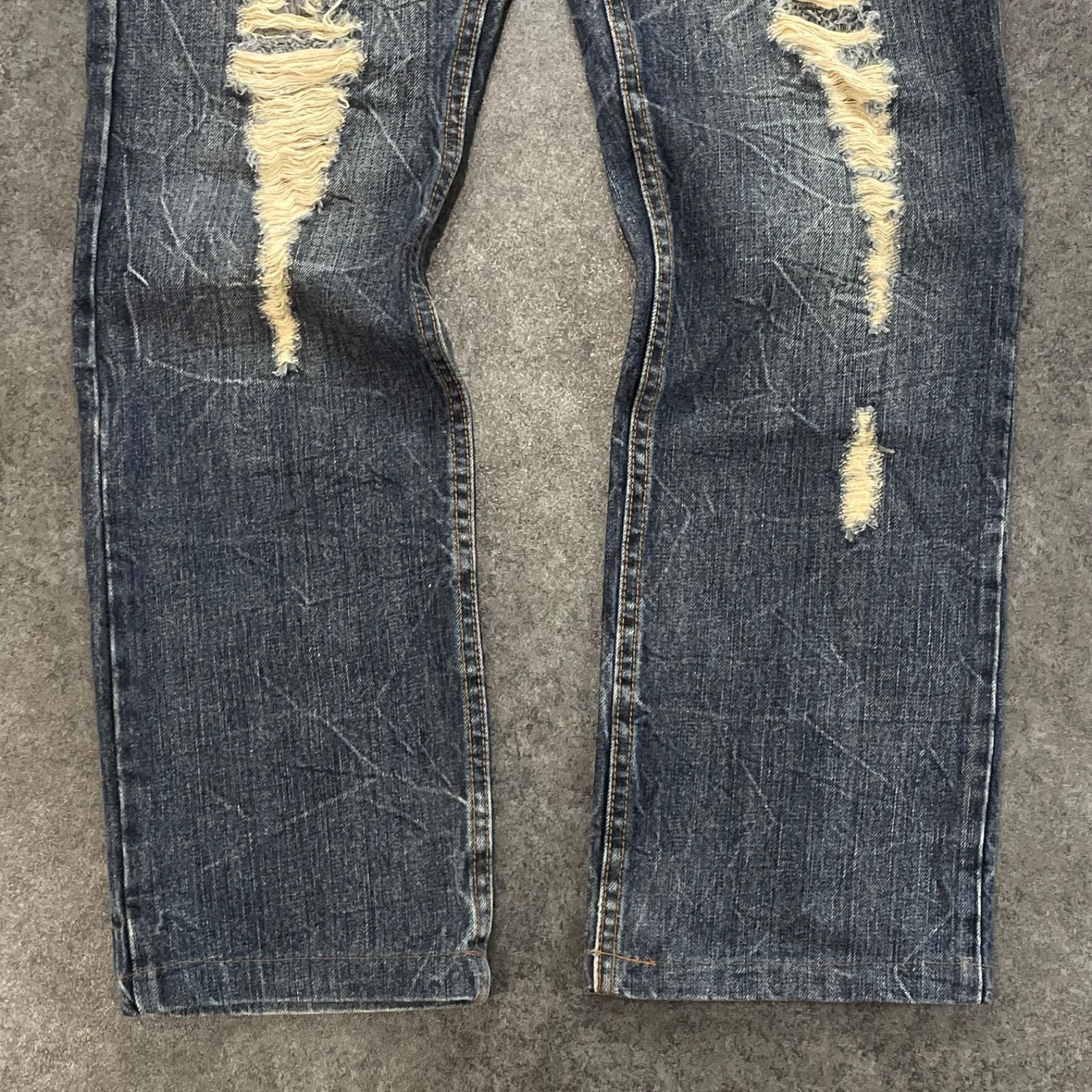 希少　TMT (XL) デニムパンツ　ワッペン　ダメージ　グランジ　ジーンズ 希少 TMT (XL) デニムパンツ ワッペン ダメージ グランジ ジーンズ