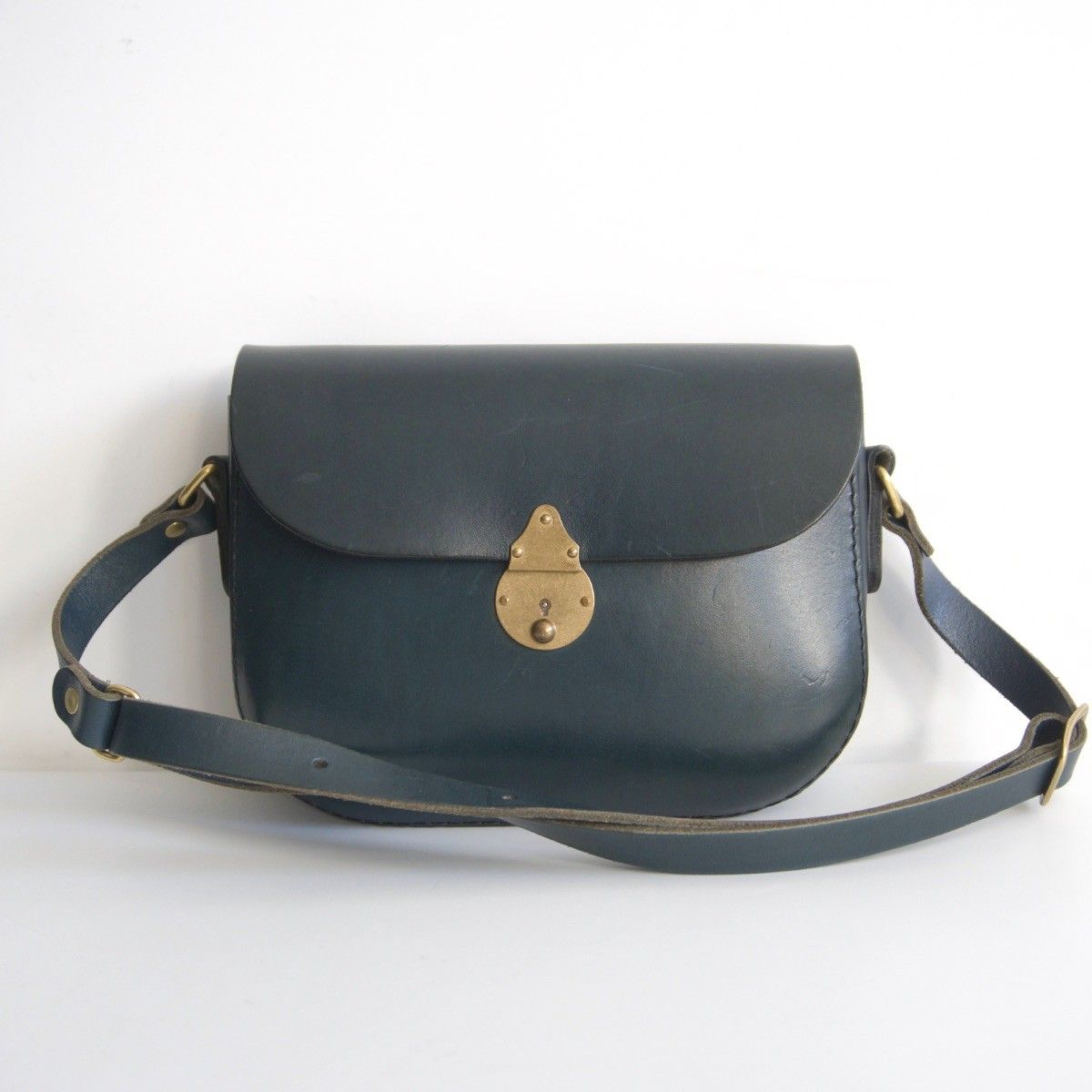 特別カラー|ネイビー HERZ ヘルツ オールレザー ぷっくり ショルダー バッグ