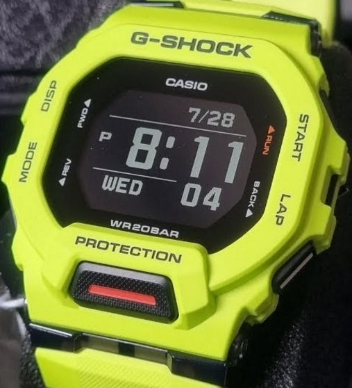 スマートウォッチ メンズ Gショック 200型 クォーツ ケース幅45 mm Gスクワッド ポリウレタンベルト イエロー|ブラック色 G-SHOCK