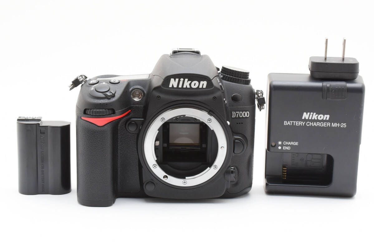 ☆美品☆《ショット数2,004回》Nikon ニコン D7000 ボディ #1101m