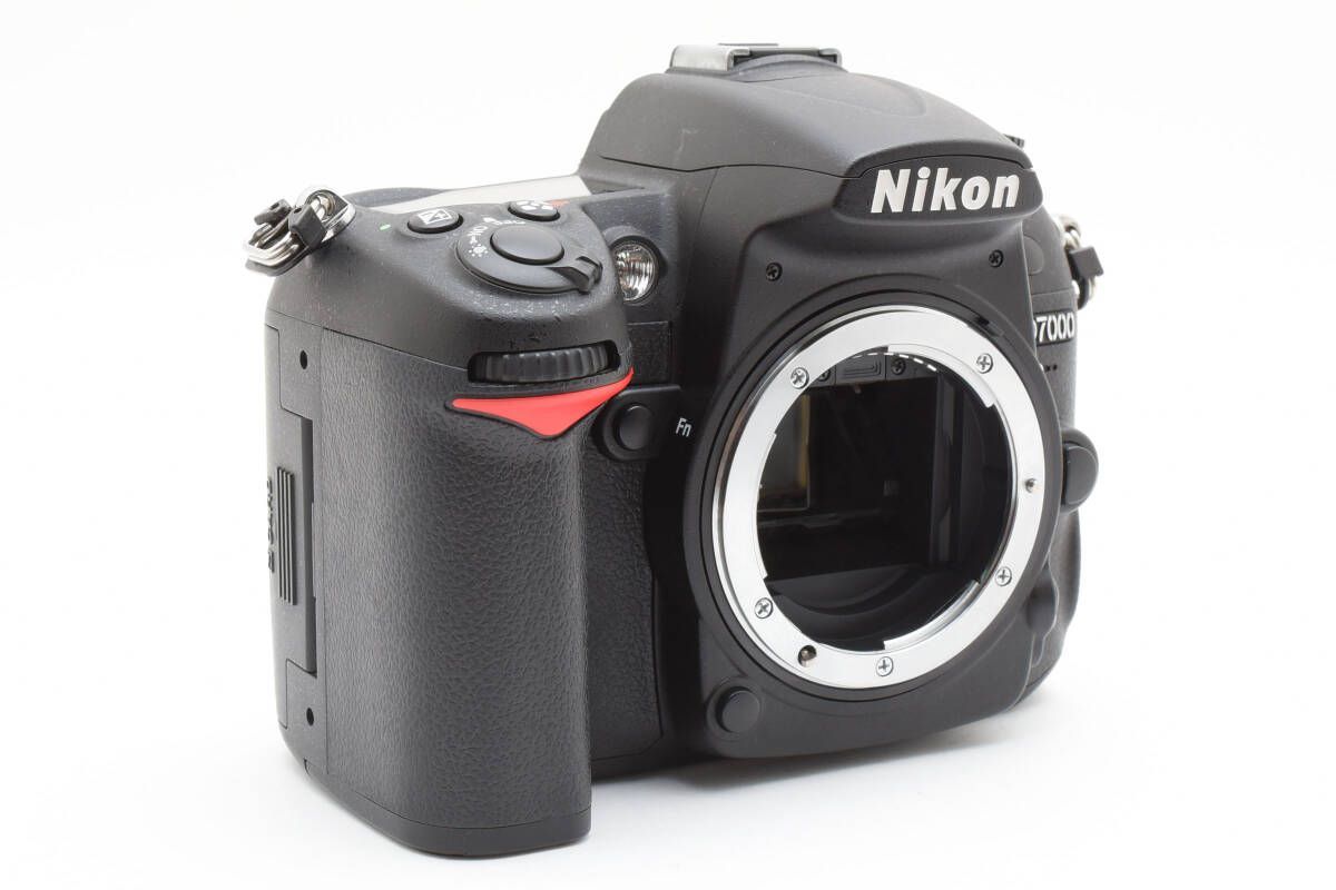 ☆美品☆《ショット数2,004回》Nikon ニコン D7000 ボディ #1101m