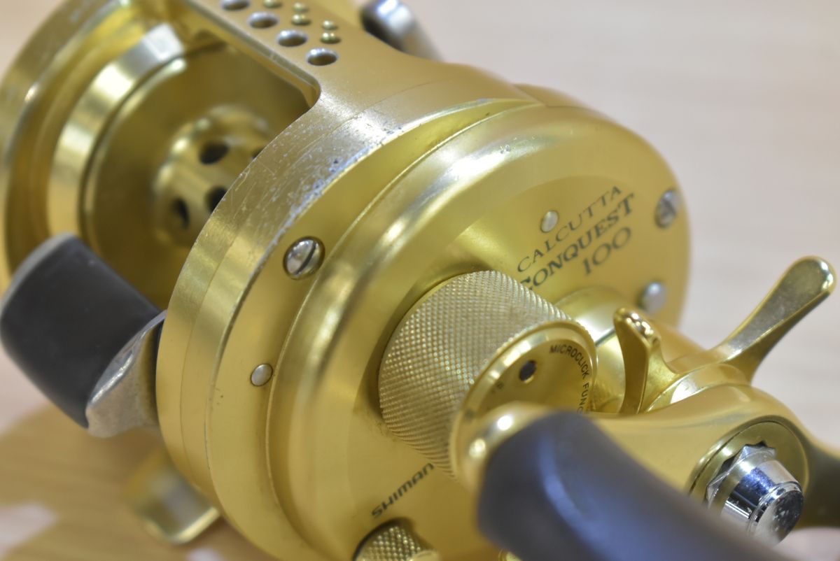 シマノ 01 カルカッタコンクエスト 100 右 CALCUTTA CONQUEST ベイト