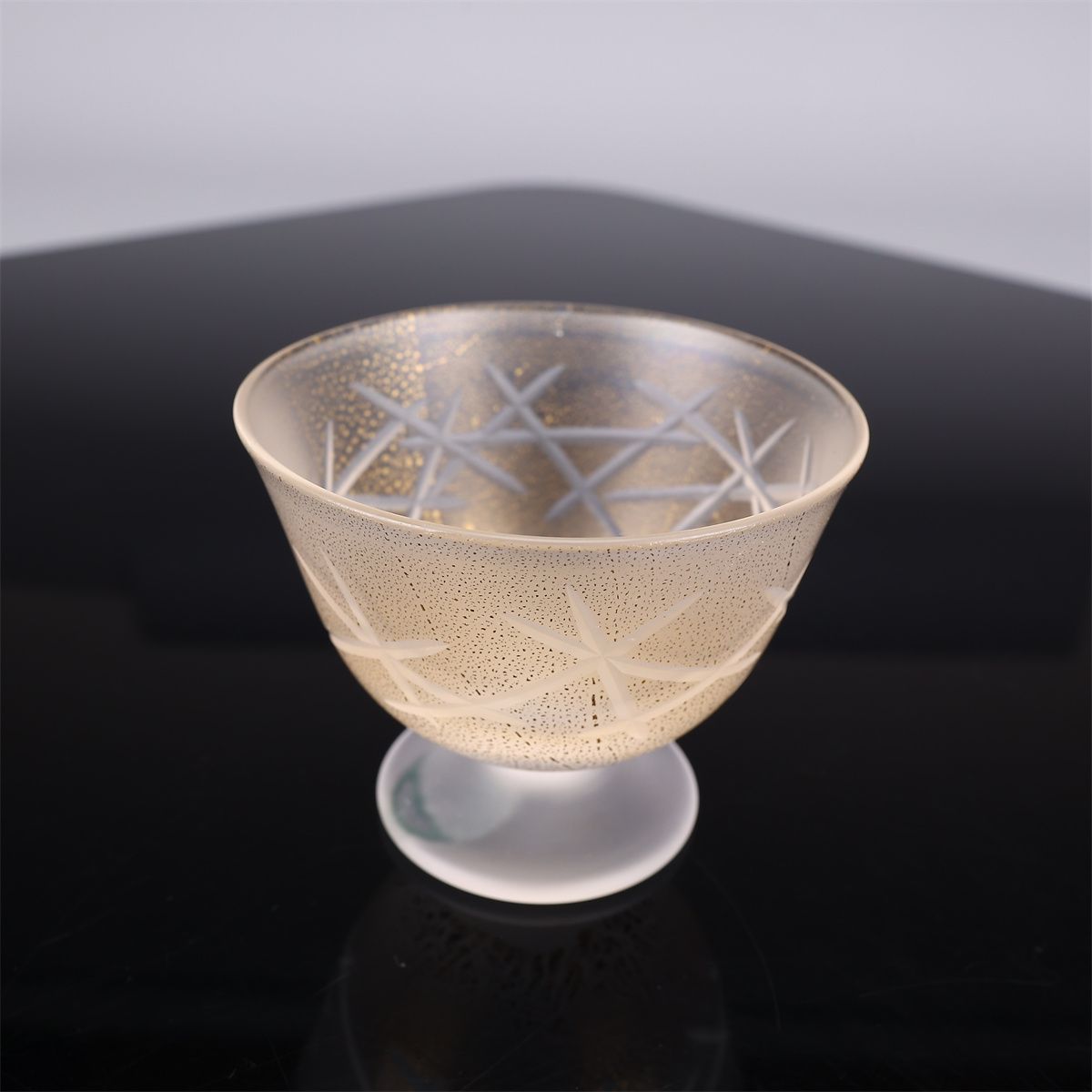 工芸ガラス 【北一硝子】 金彩盃 共箱付 美品 PD056 - メルカリ