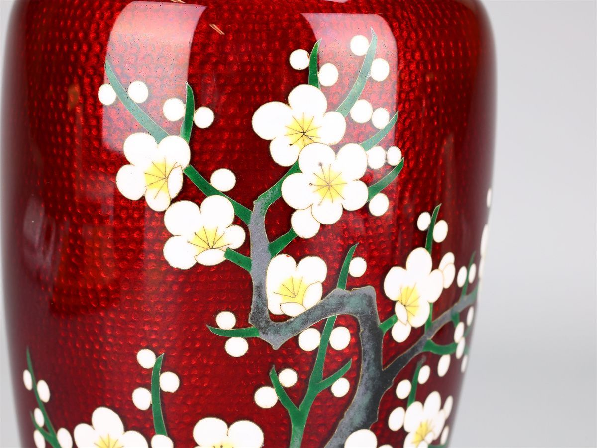 時代 銅胎 【安藤七宝】 透赤釉梅文 花瓶 高18.5㎝ 箱付 美品 SA553