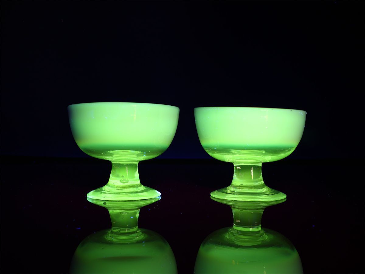 明治大正期 【ウランガラス】 乳白赤縁 氷コップ 2点 一対 本物保証