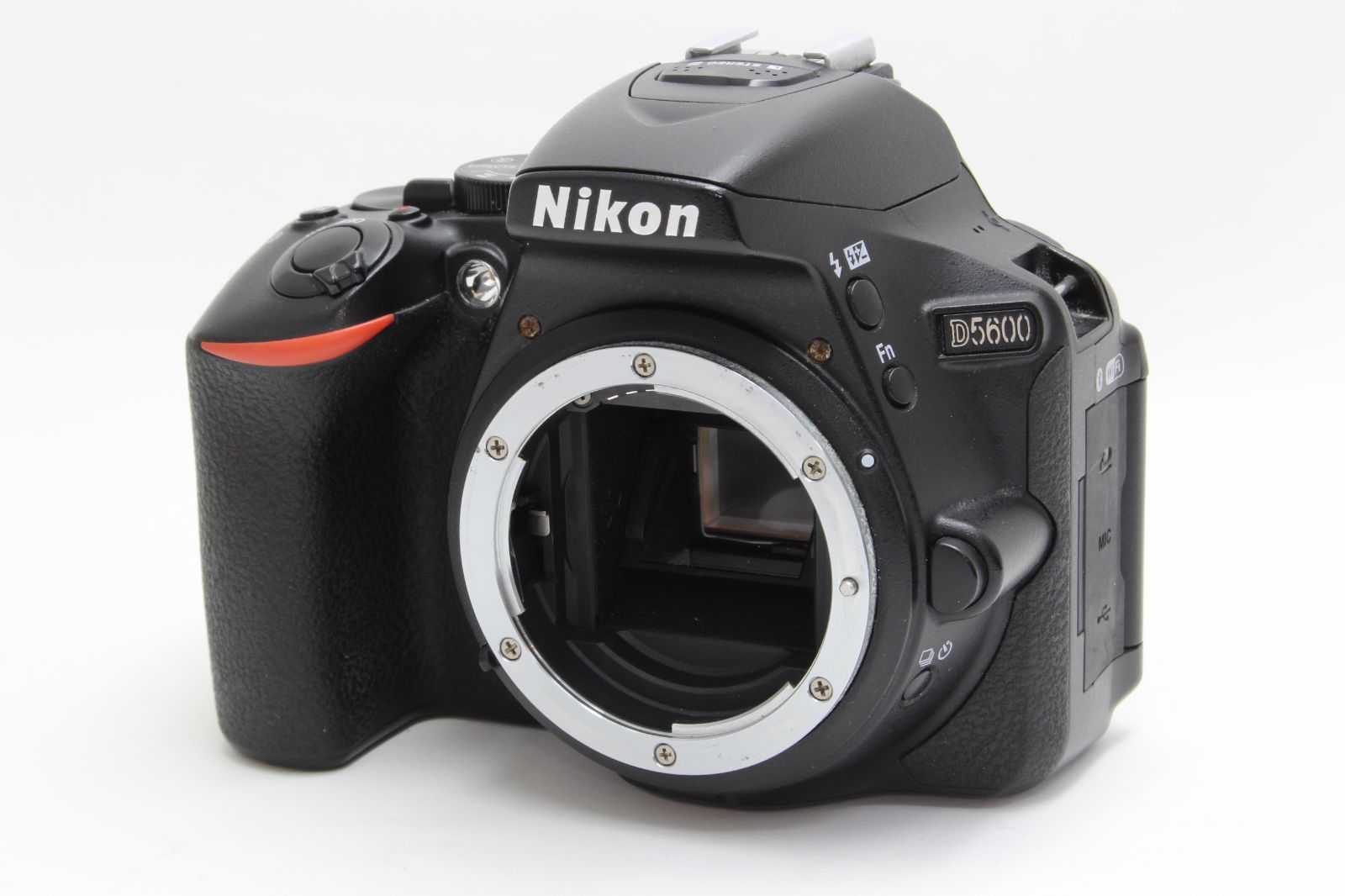 B 並品 Nikon ニコン D 5600 AF-P NIKKOR 18-55 mm VR レンズ 初期不良 無料 12-145 高倍率ズーム カメラキャップ