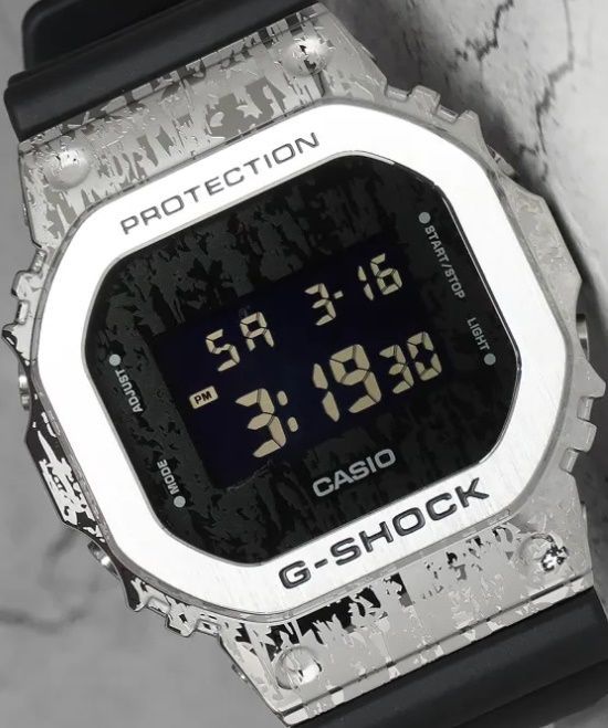 腕時計 メンズ Gショック 5600型 クォーツ ケース幅45 mm スピードモデル ポリウレタンベルト シルバー|ブラック色 G-SHOCK