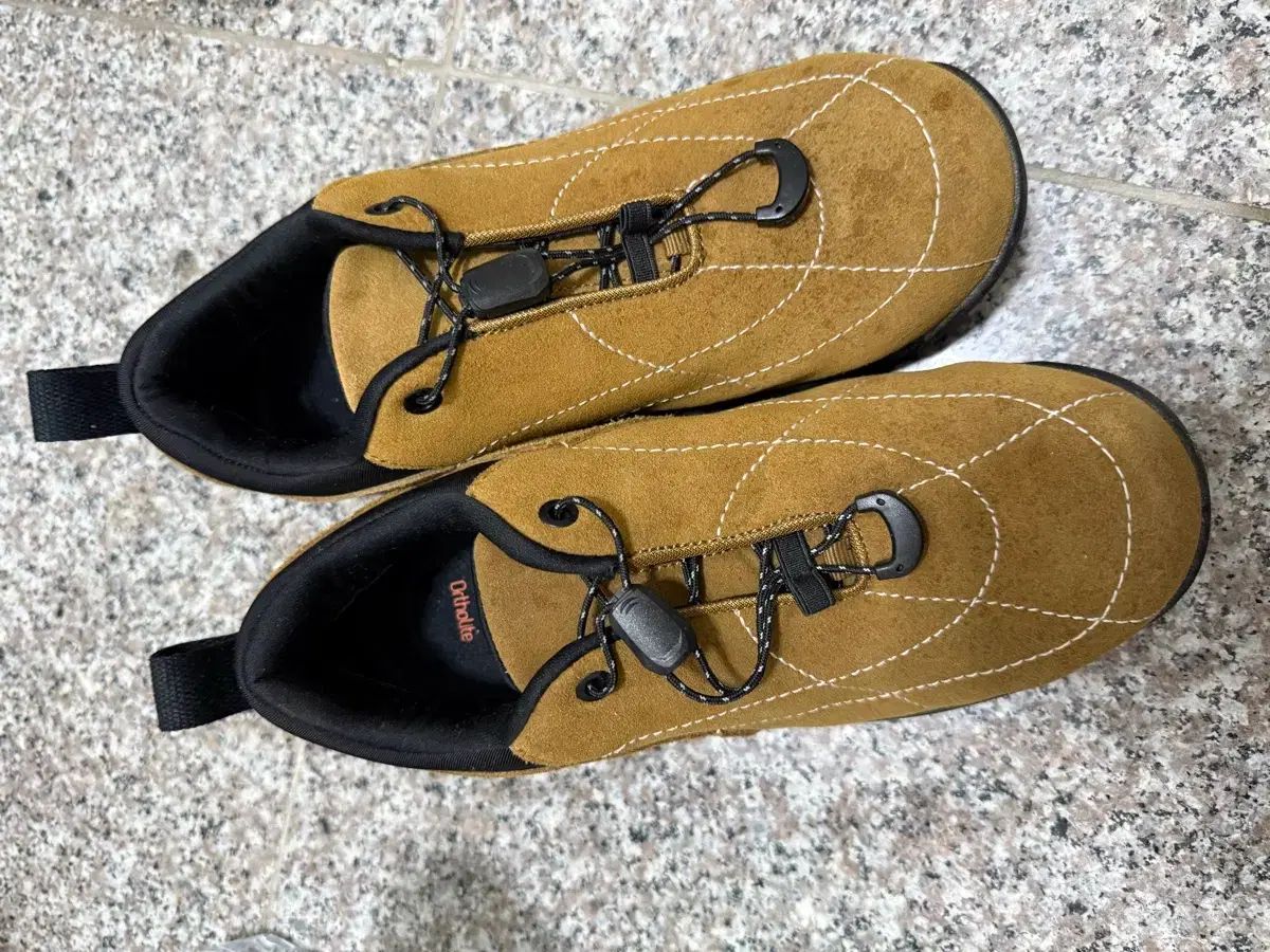 YASE ハイキングシューズ マスタード 255