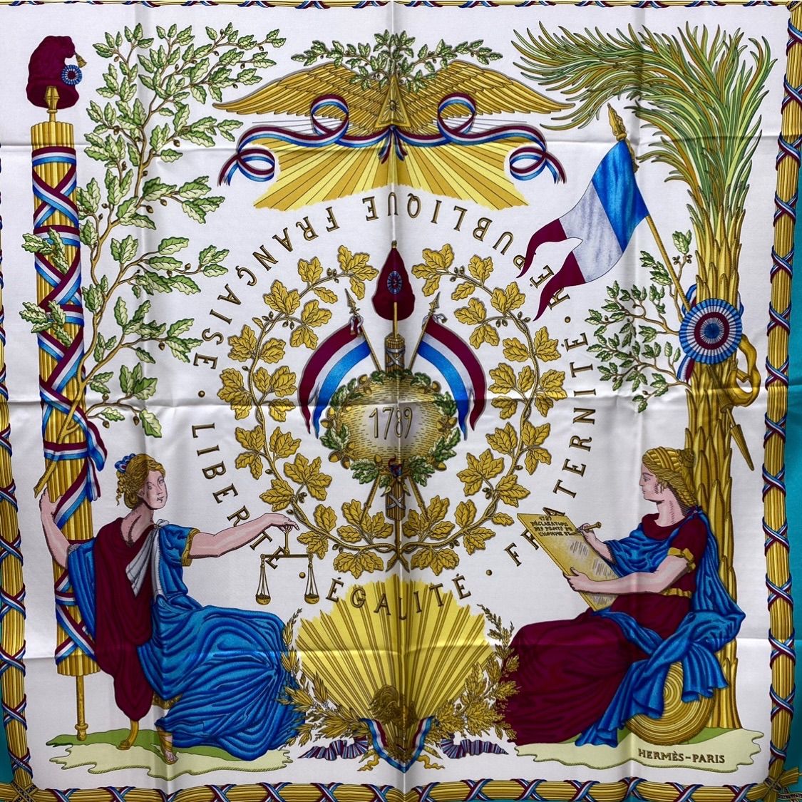 エルメス カレ90 LIBERTE EGALITE FRATERNITE REPUBLIQUE FRANCAISE