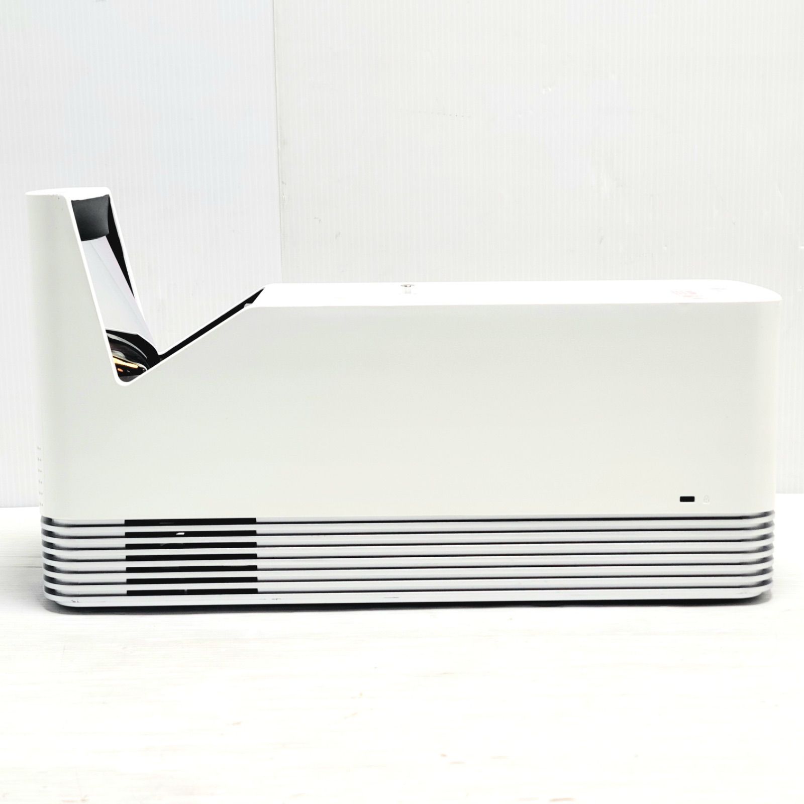 動作確認済】LG 超短焦点 プロジェクター HF85LS - メルカリ