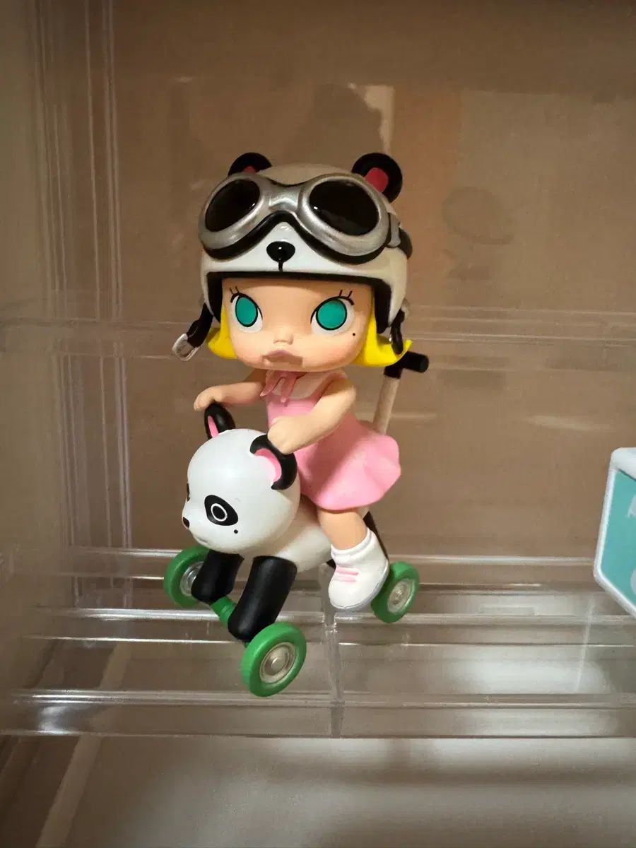 ポップマート モデル MOLLY パンダ フィギュア