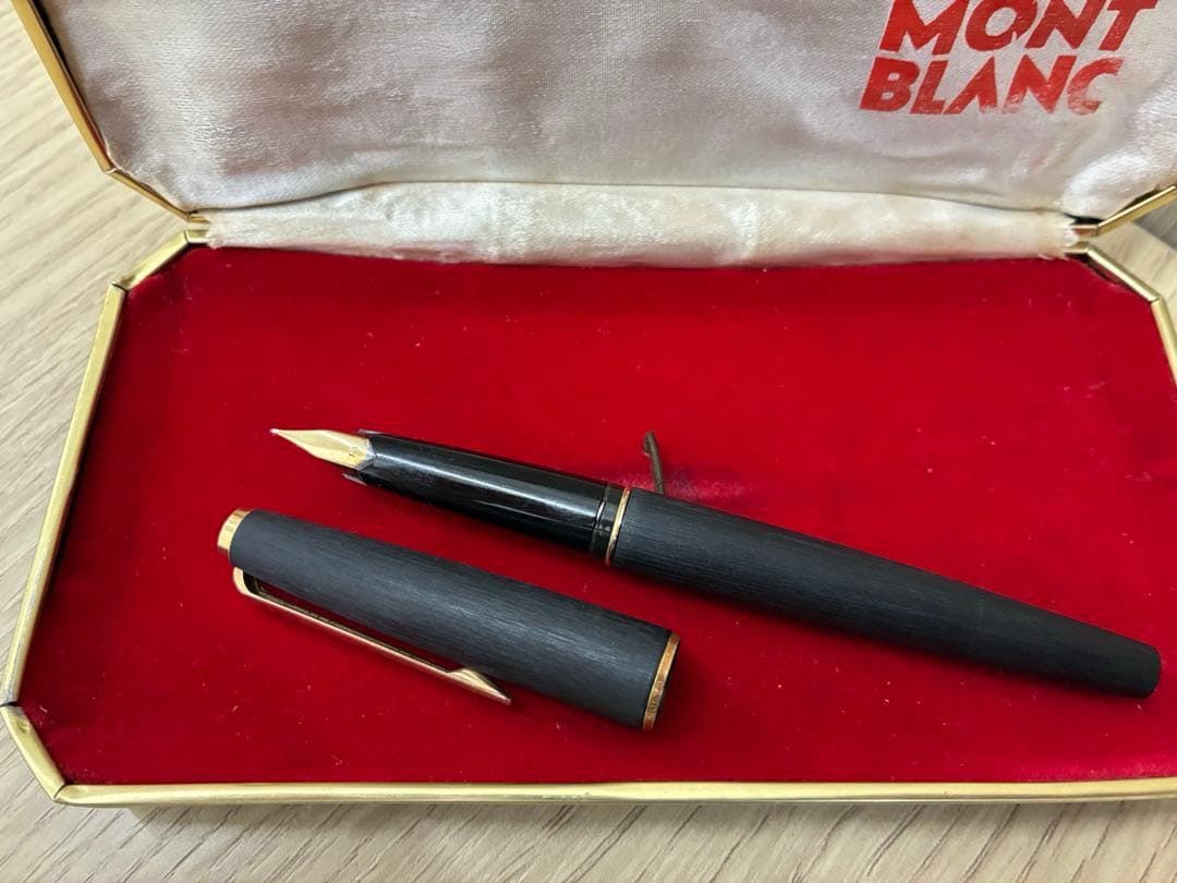 ブラック万年筆