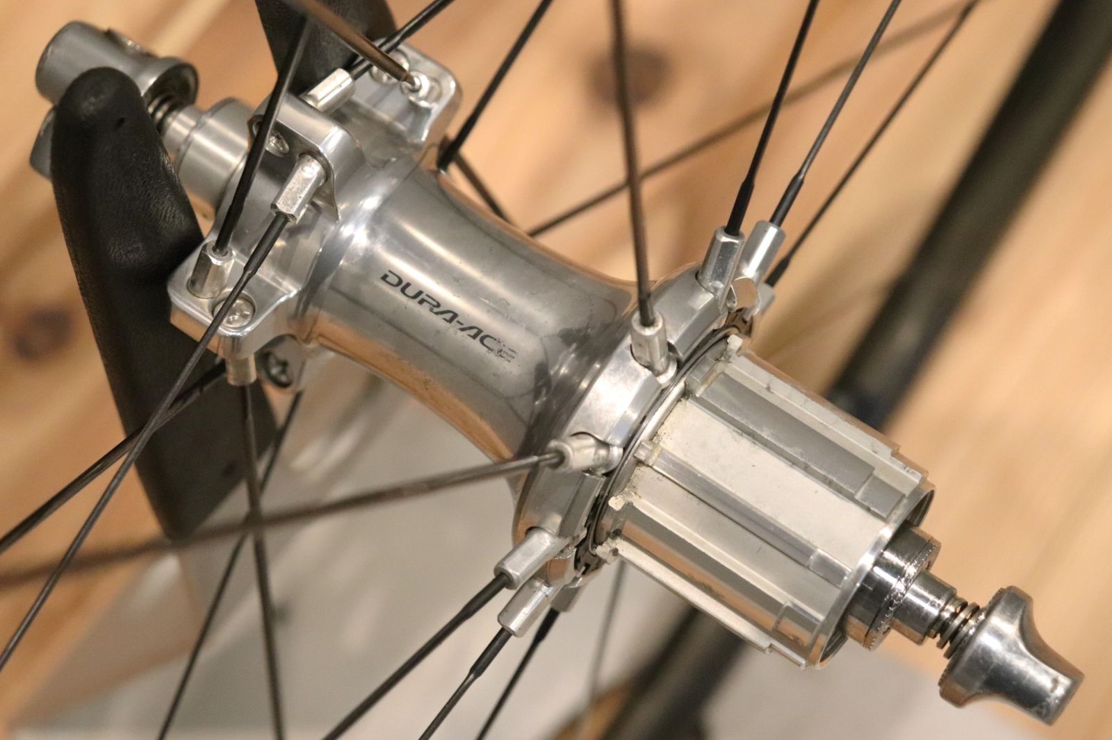 シマノ DURA-ACE WH-7801 カーボンチューブラーホイールセット シマノ DURA-ACE WH-7801 カーボン チューブラー ホイールセット