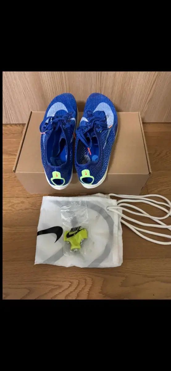 陸上スパイクシューズ