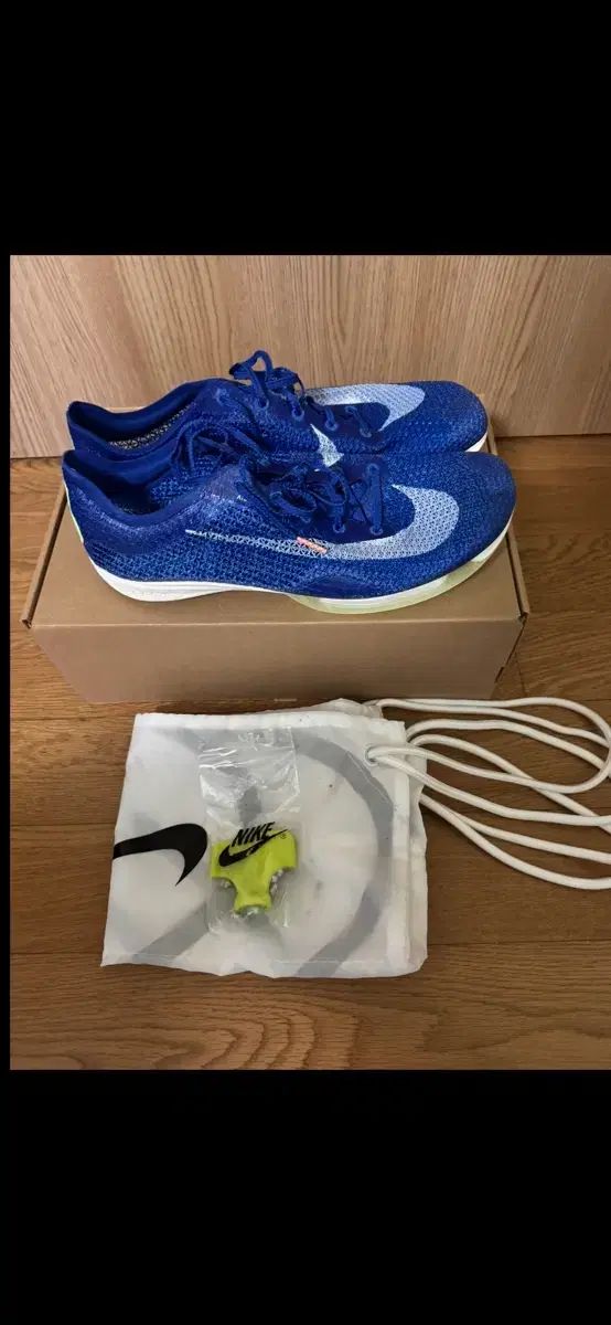 陸上スパイクシューズ