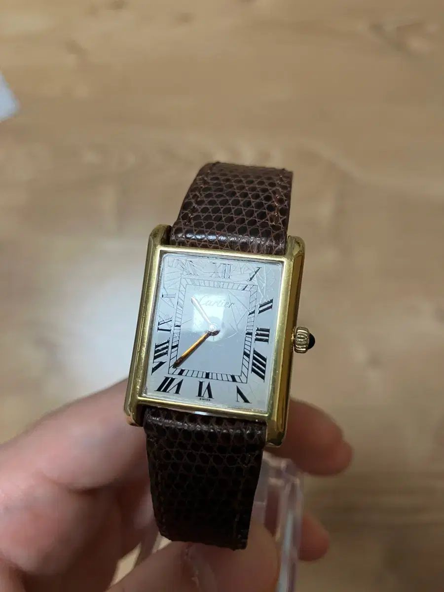 ヴィンテージ カルティエ タンク LM サイズ