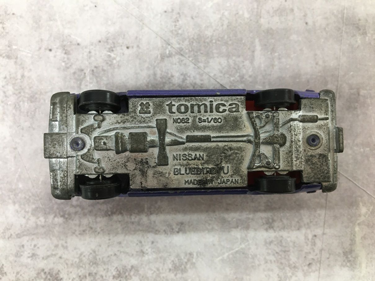 119 トミカ 黒箱 62 ニッサン ブルーバード U 1800 SSS-E 日本製