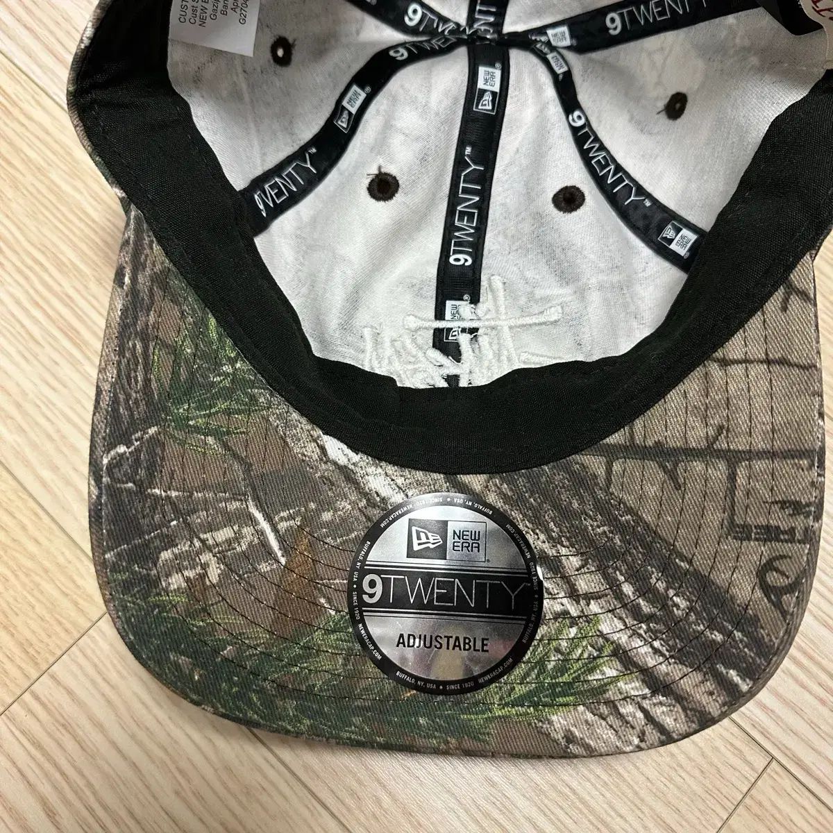 STUSSY NEW ERA コラボレーション ベースボールキャップです。リアル