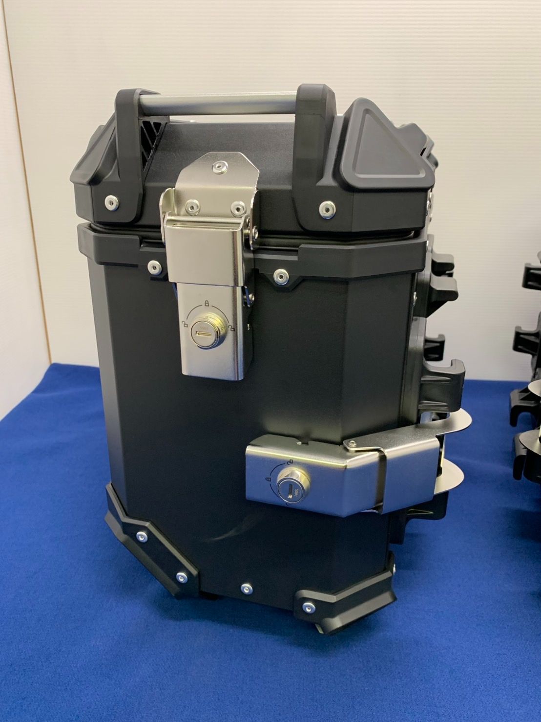 未使用】バイク用 パニアケース 左右セット 38L アルミ製 - メルカリ