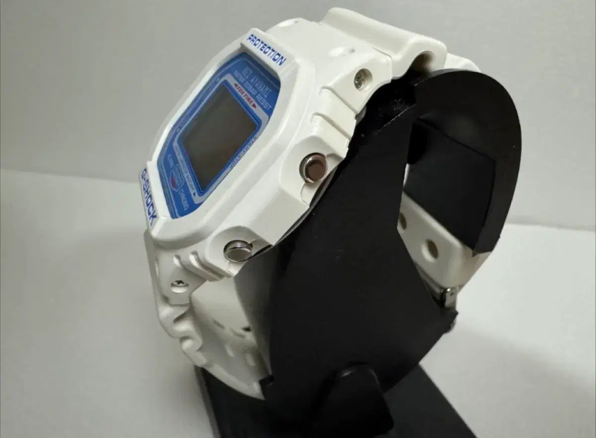G-SHOCK DW