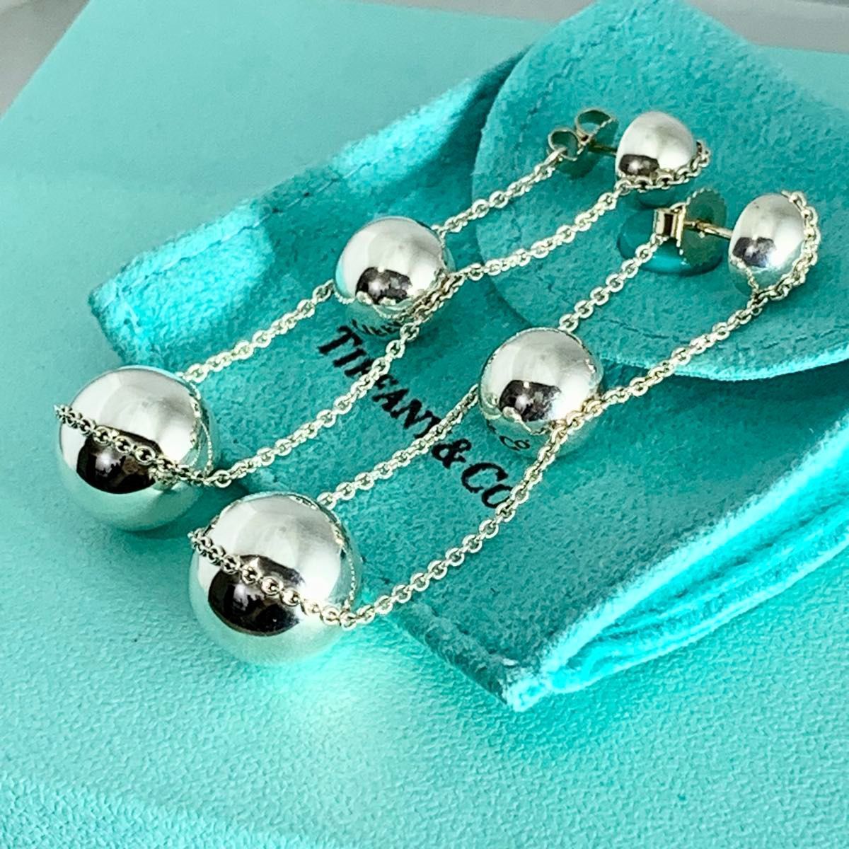 ティファニー ハードウェア トリプル ボール ドロップ ピアス ZB4e