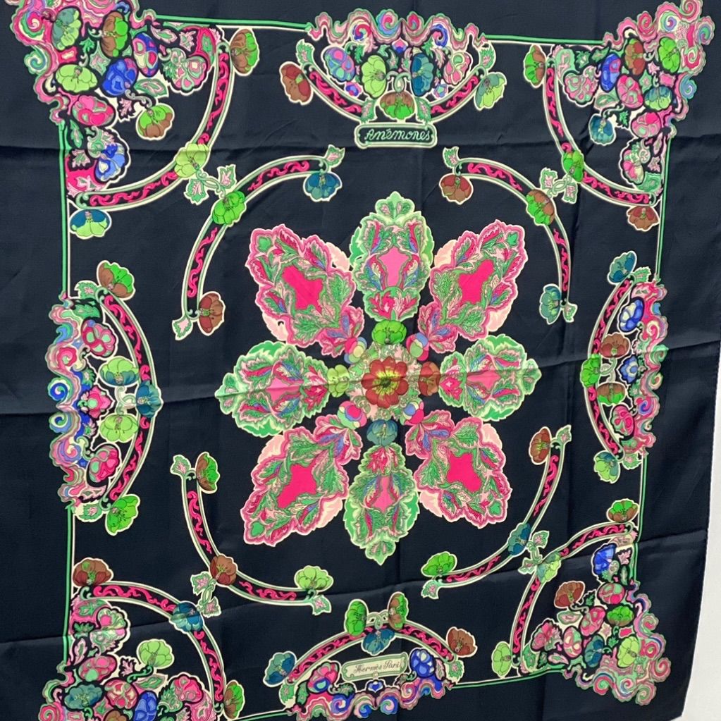 【美品】Hermès エルメス アンモネ スカーフ カレ90 エルメス カレ90 Anemones シルクスカーフ アネモネ ブラック HERMES