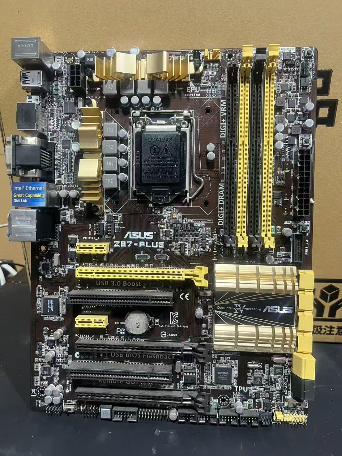 Asus Z87-Pro ATX LGA1150 Motherboard (Z87-PRO) ASUS マザーボード