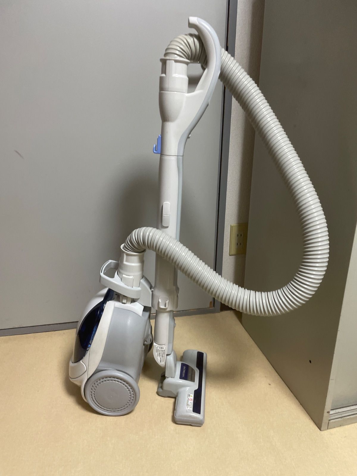 日立 紙パック掃除機　CV-PU8 HITACHI 13年製　保証付き HITACHI CV-PU8 紙パック式 掃除機 2012年製 - メルカリ