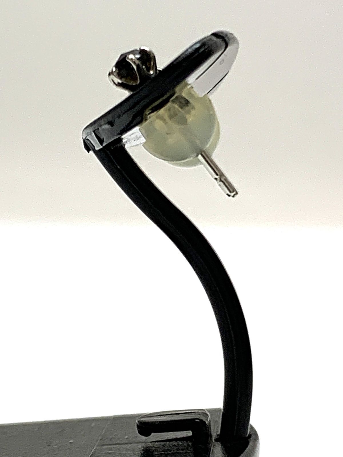  PT 900 黒石 ピアス 0.5ｇ 両耳 シルバー系 プラチナ ピアス(両耳用) アクセサリー