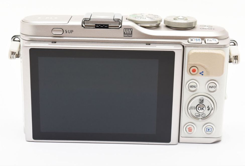 スマホ転送✨ OLYMPUS PEN E‑PL9 ホワイト ミラーレス 一眼レフ - メルカリ