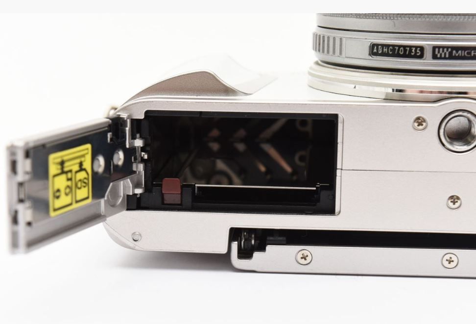 スマホ転送✨ OLYMPUS PEN E‑PL9 ホワイト ミラーレス 一眼レフ - メルカリ