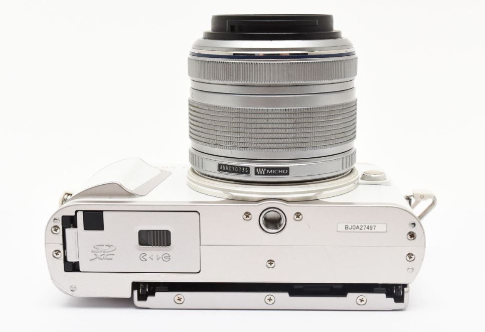 スマホ転送✨ OLYMPUS PEN E‑PL9 ホワイト ミラーレス 一眼レフ - メルカリ