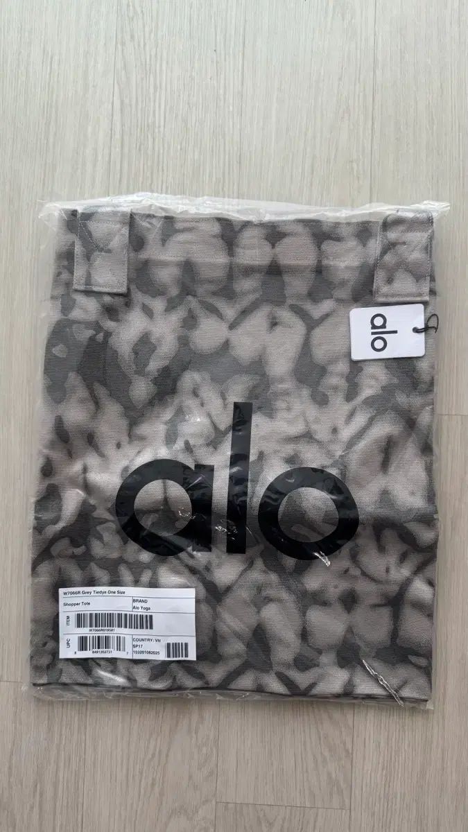 アロ ヨガ グレー タイダイ ショッパー トートバッグ alo yoga エコ