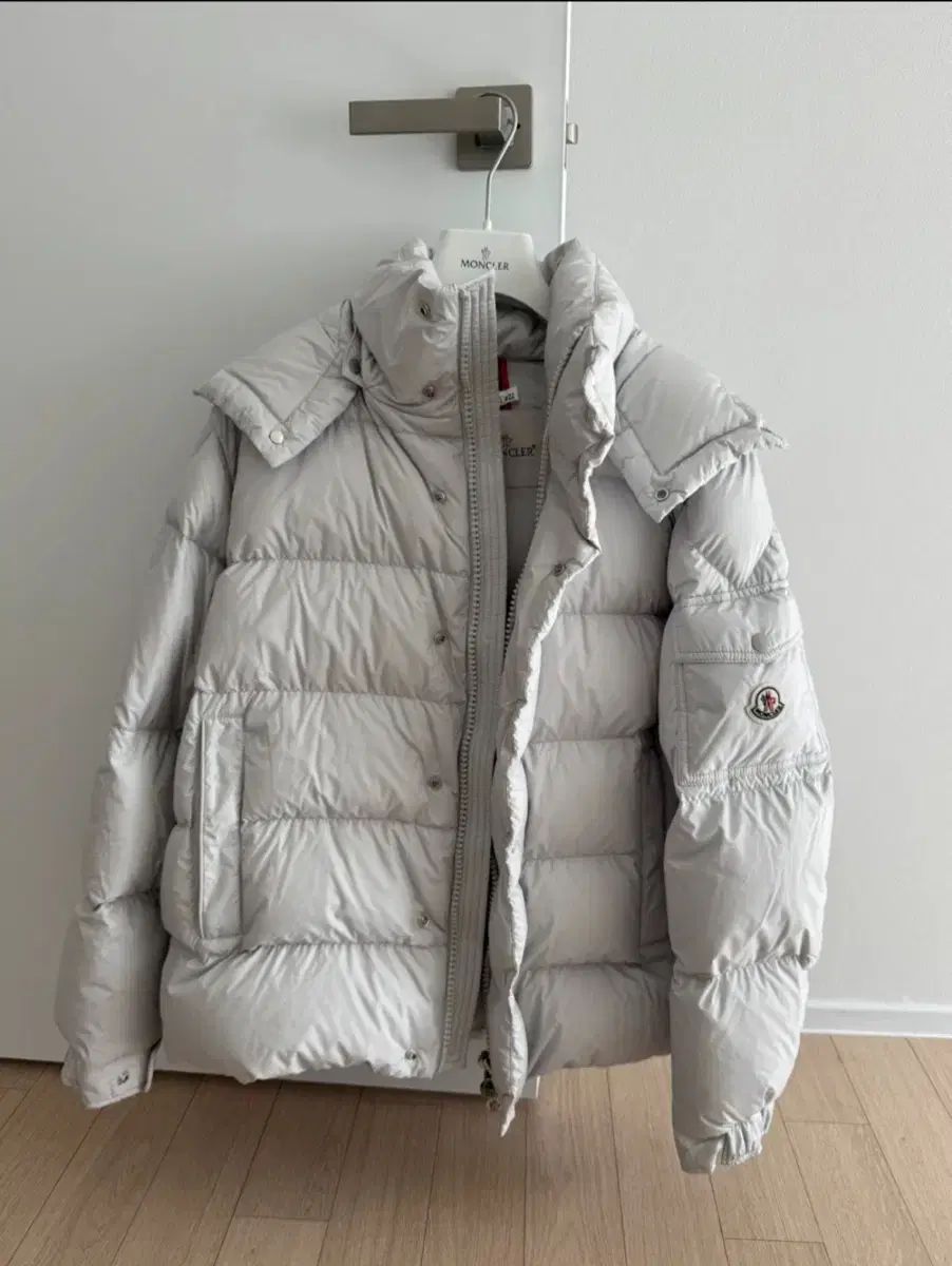 モンクレール マヤダウン ライトグレー