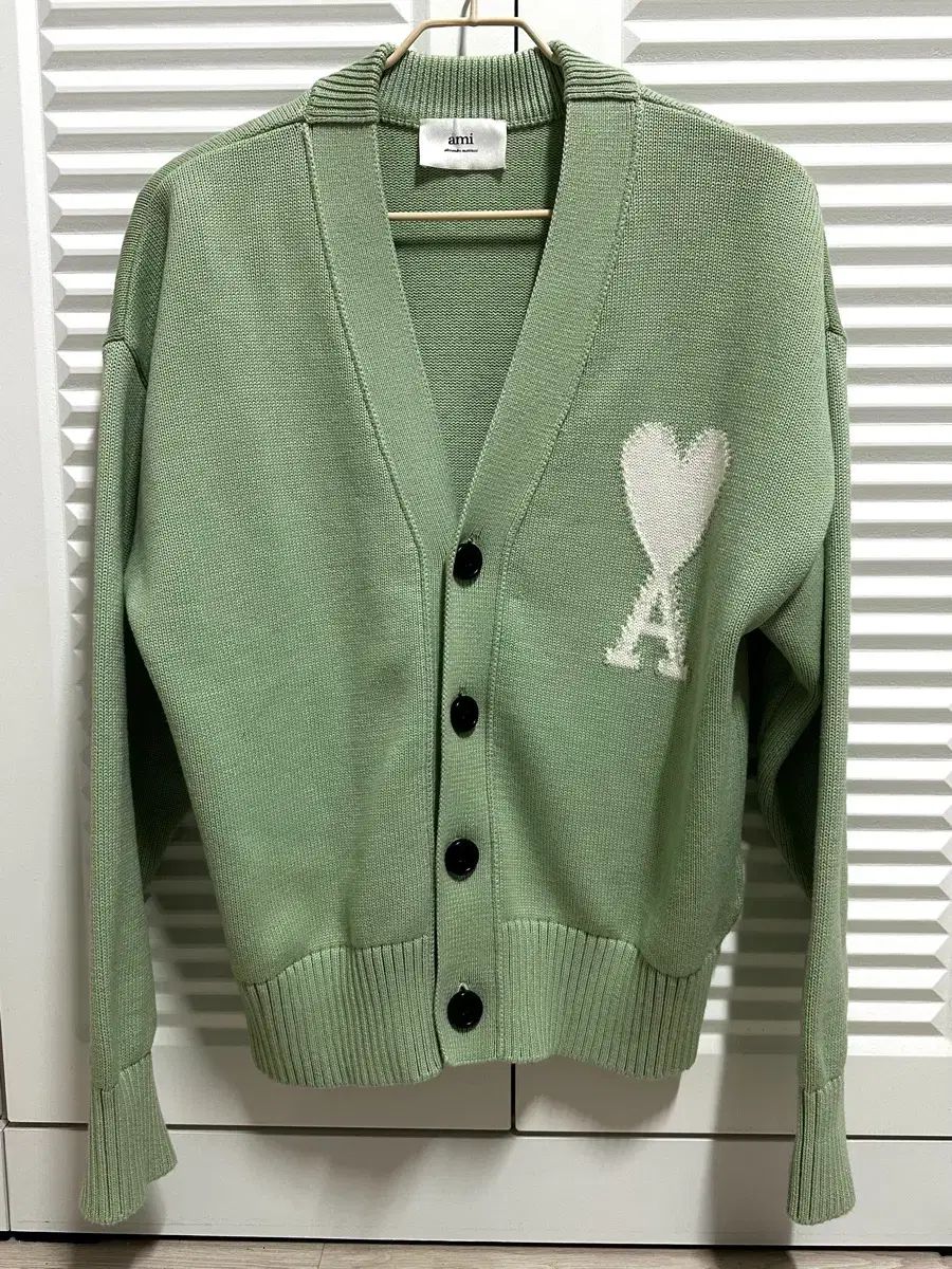 アミ ビックハートロゴ カーディガン ユールカラー