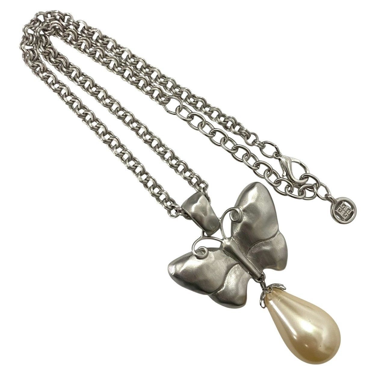 U【GIVENCHY】バタフライ/蝶 フェイクパール ネックレス シルバー