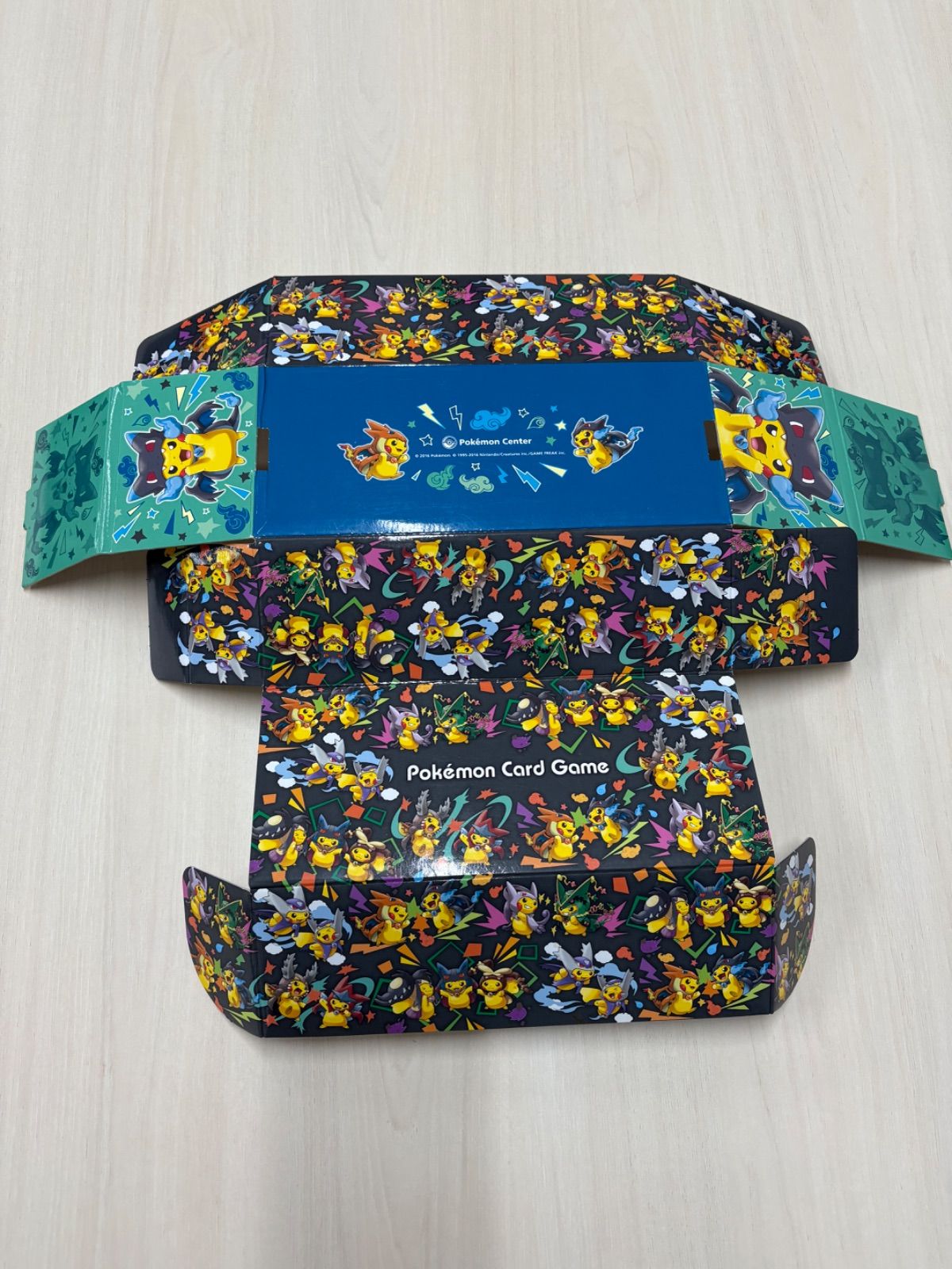 【帯付き】メガリザードンXのポンチョを着たピカチュウ ストレージボックス 帯付き】メガリザードンXのポンチョを着たピカチュウ ストレージ