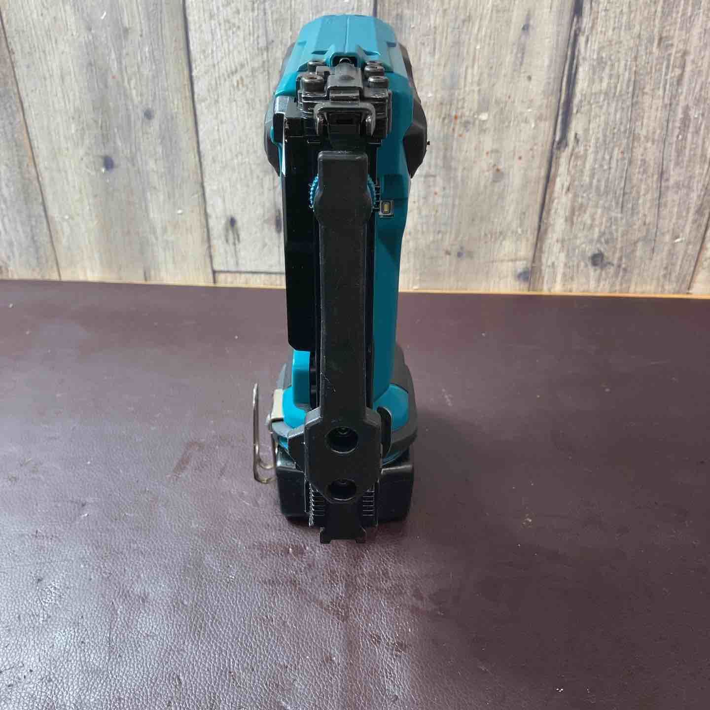 中古品】 マキタ(makita) コードレスタッカー ST421DZ おまけ 