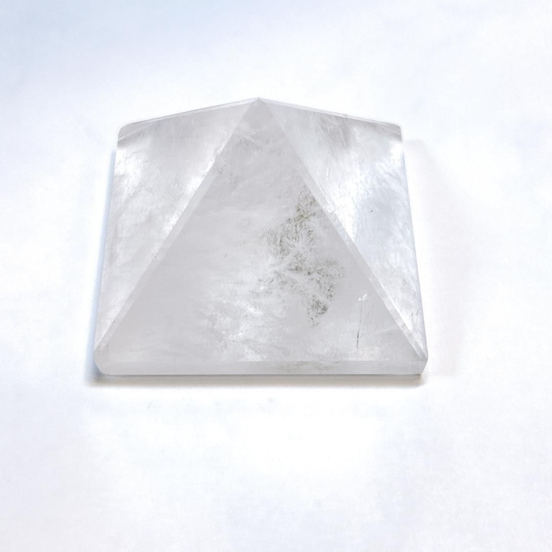 E17567】水晶 ピラミッド Quartz 天然石 磨き - メルカリ