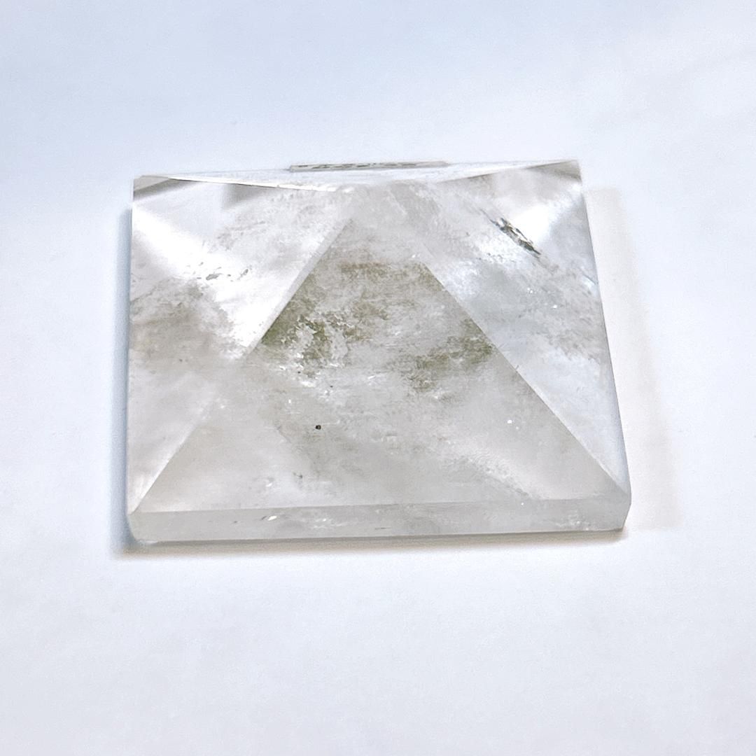 水晶ひし形♡♡No120 透明感抜群！ E17568】水晶 ピラミッド Quartz 天然石 磨き - メルカリ