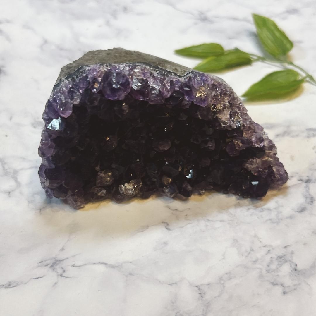 E17584】ウルグアイ産 アメシスト 天然石 鉱物 原石 パワーストーン 紫