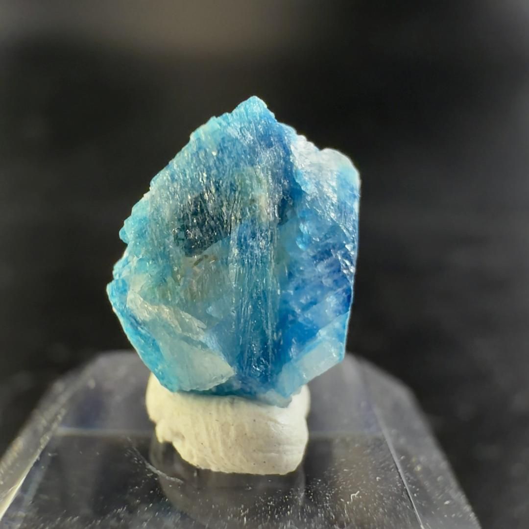 E32808 3 35ct ユークレース 脆玉石 天然石 鉱物 原石