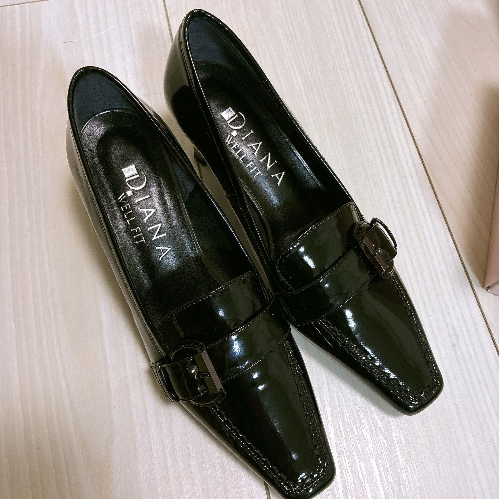 未使用 極美品 Diana WELL FIT ダイアナ パンプス エナメル ビジネス