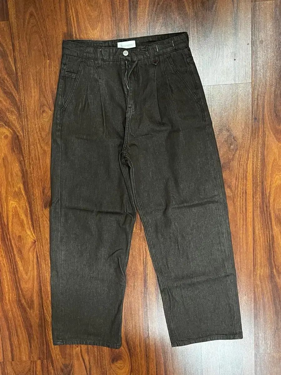 フォットナーズ ツータック ワイド ジーン