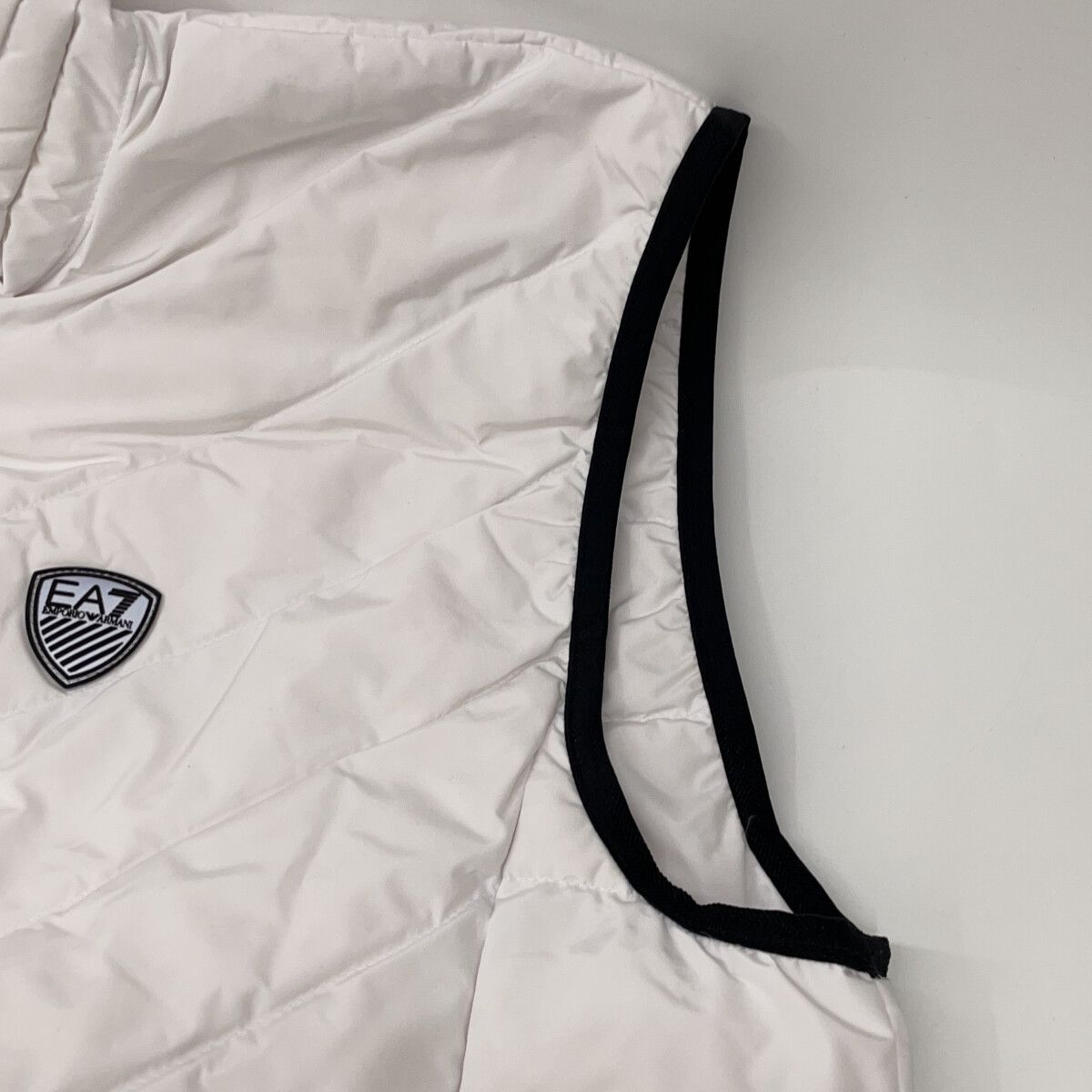  EMPORIO ARMANI エンポリオアルマーニ 8 NPQ 02 ﾎﾜｲﾄ ﾊﾟｯｶﾌﾞﾙ ﾊﾟﾃﾞｯﾄﾞｼﾞﾚ ﾃｸﾆｶﾙﾌｧﾌﾞﾘｯｸ XXL ベスト トップス